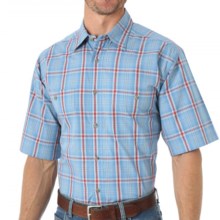 37%OFF メンズワークシャツ ラングラー堅牢着用しわになりにくいチェック柄シャツ - ショートスリーブ（男性用） Wrangler Rugged Wear Wrinkle-Resistant Plaid Shirt - Short Sleeve (For Men)画像
